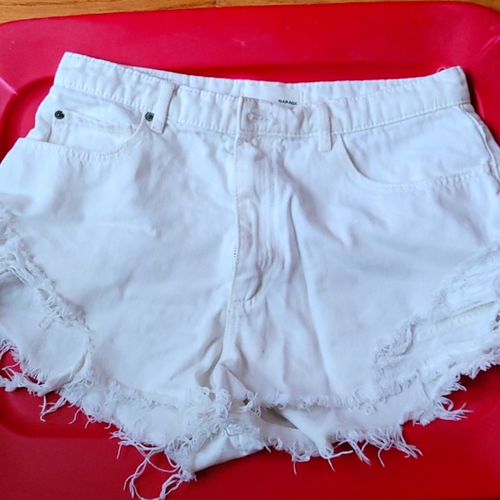 GARAGE white shorts